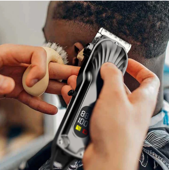 Máquina De Cortar Cabelo e Barba Profissional Portátil Recarregável